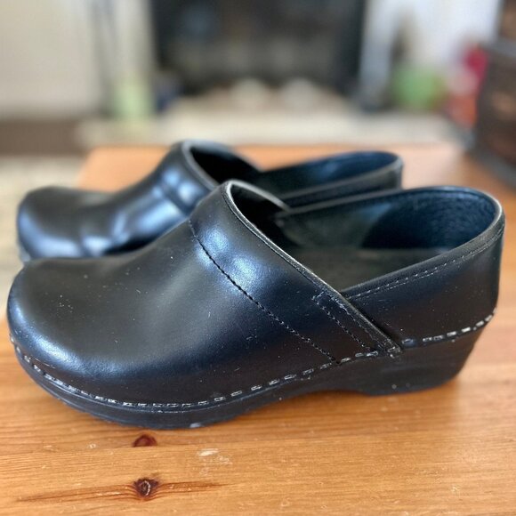 Sanita Pro Cabrio Leather Clogs Womens Black Sz 37 - Great for Nursing and Work - Picture 4 of 9